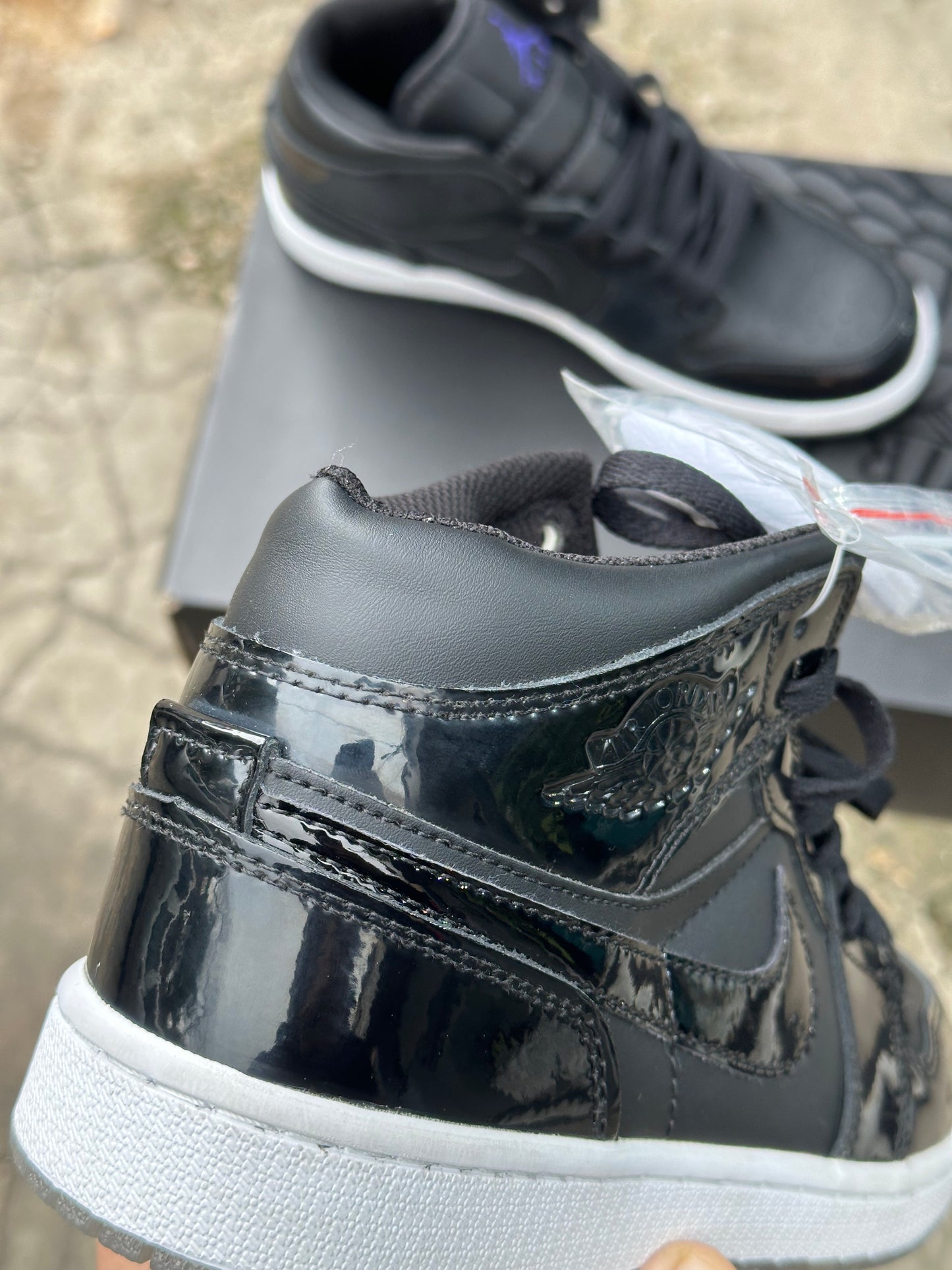 AIR JORDAN 1 BLACK PATENT