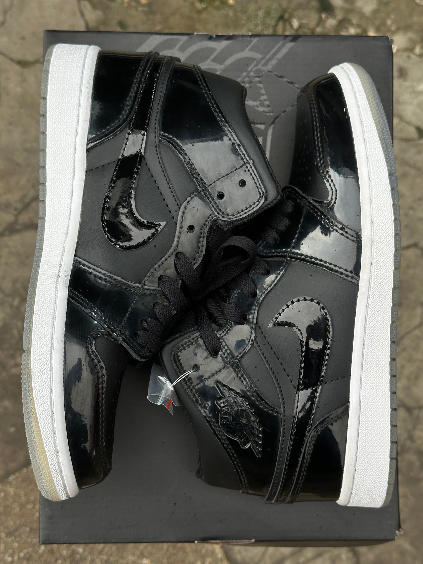 AIR JORDAN 1 BLACK PATENT