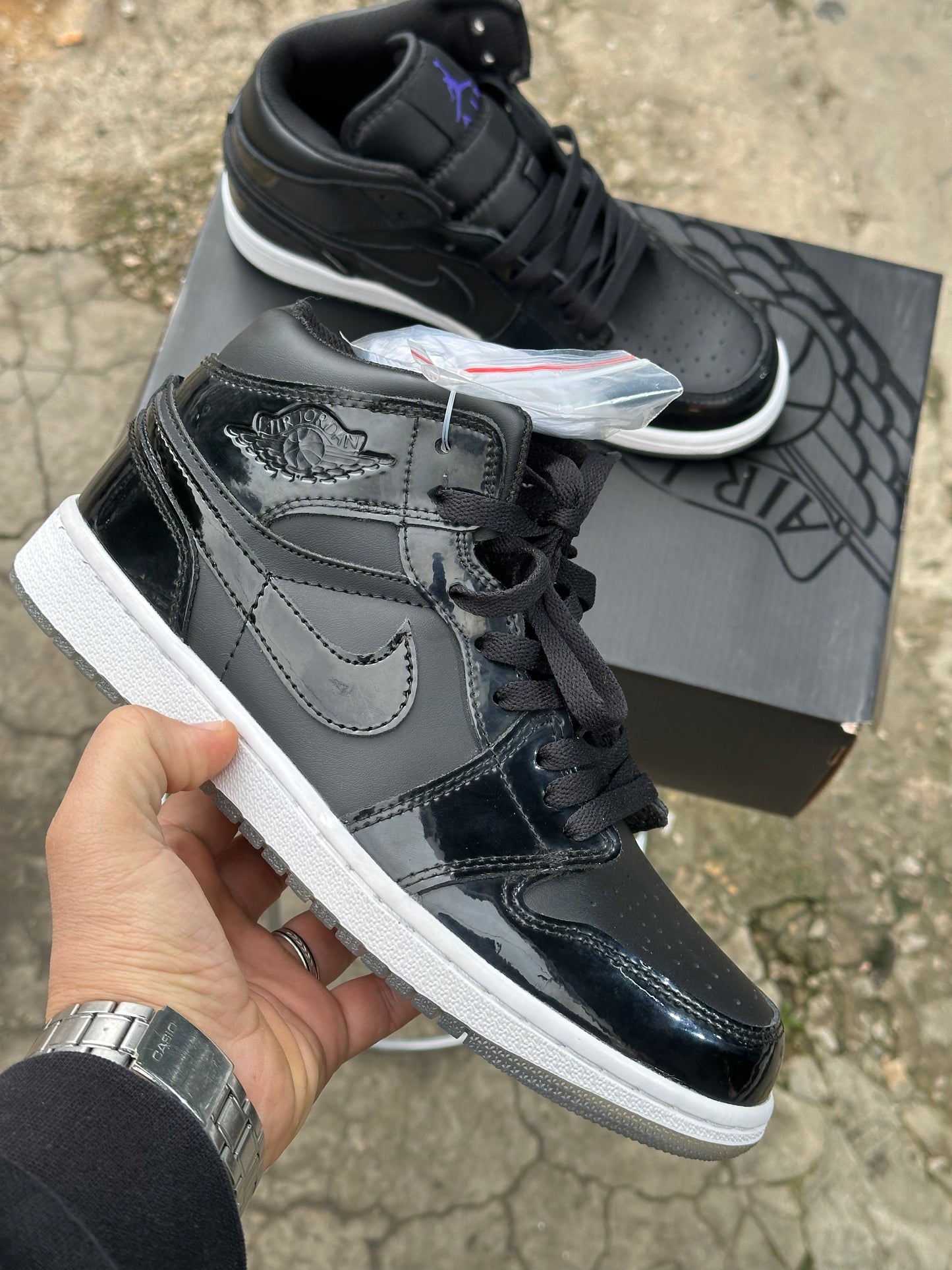 AIR JORDAN 1 BLACK PATENT