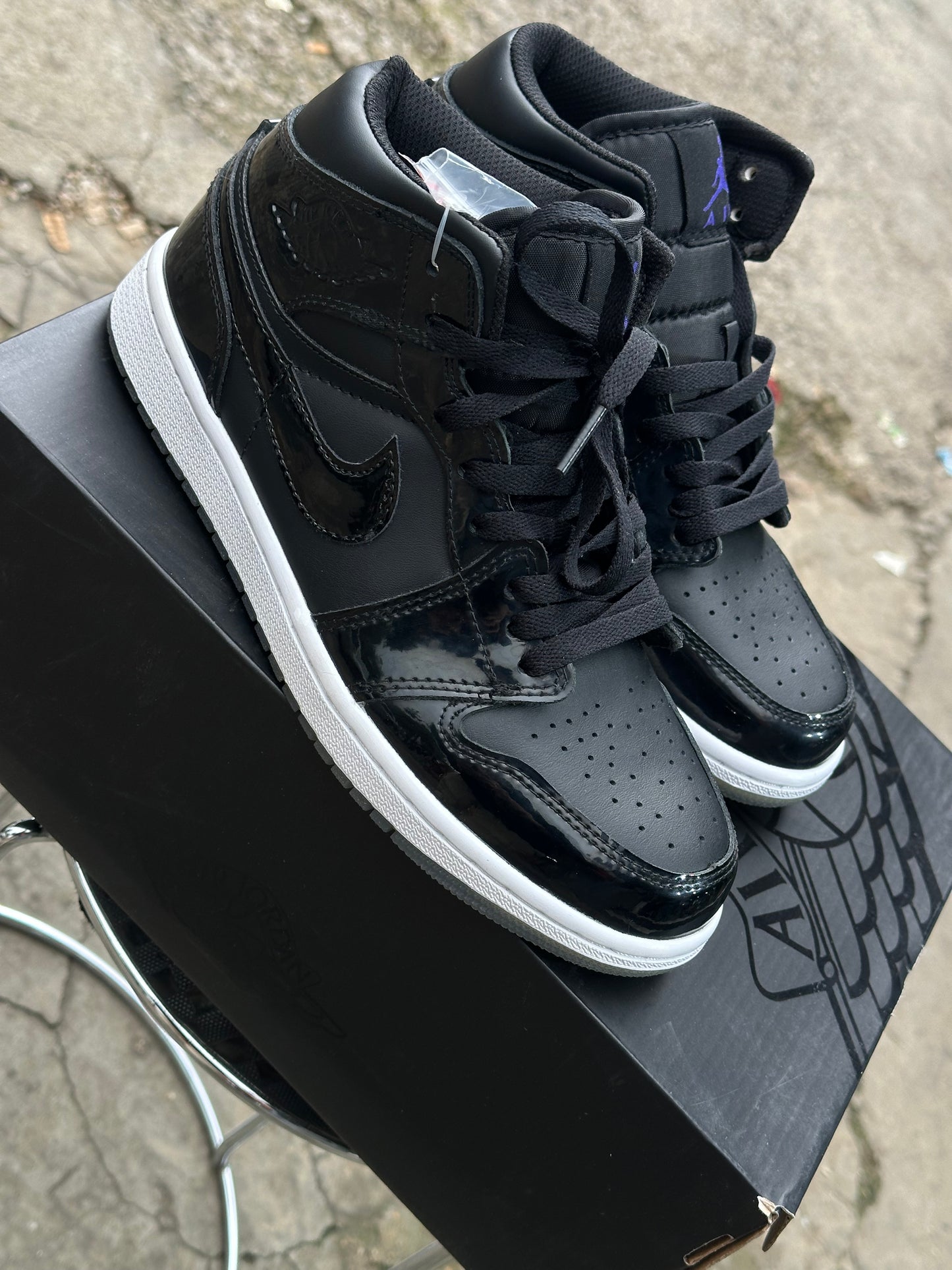 AIR JORDAN 1 BLACK PATENT