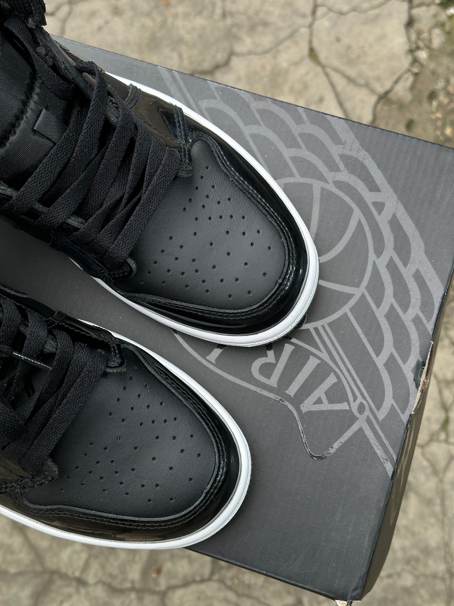 AIR JORDAN 1 BLACK PATENT