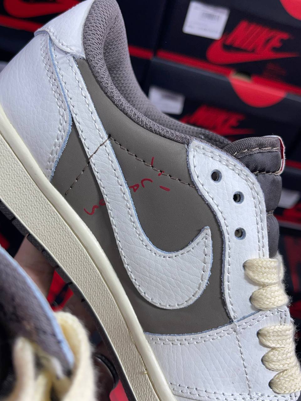 JORDAN 1 LOW TRAVIS SCOTT MOCCA