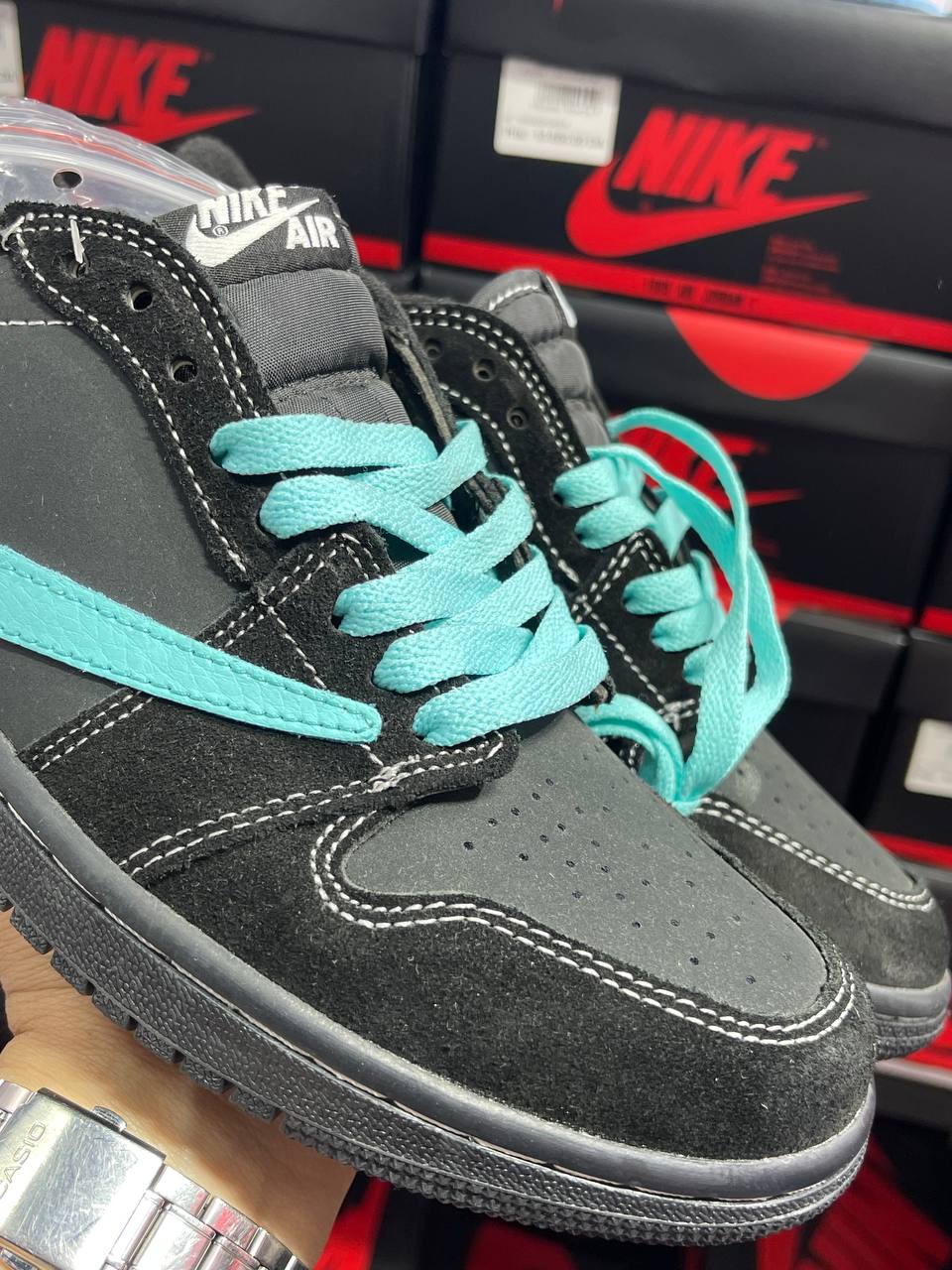 JORDAN 1 LOW TRAVIS X TIFFANY