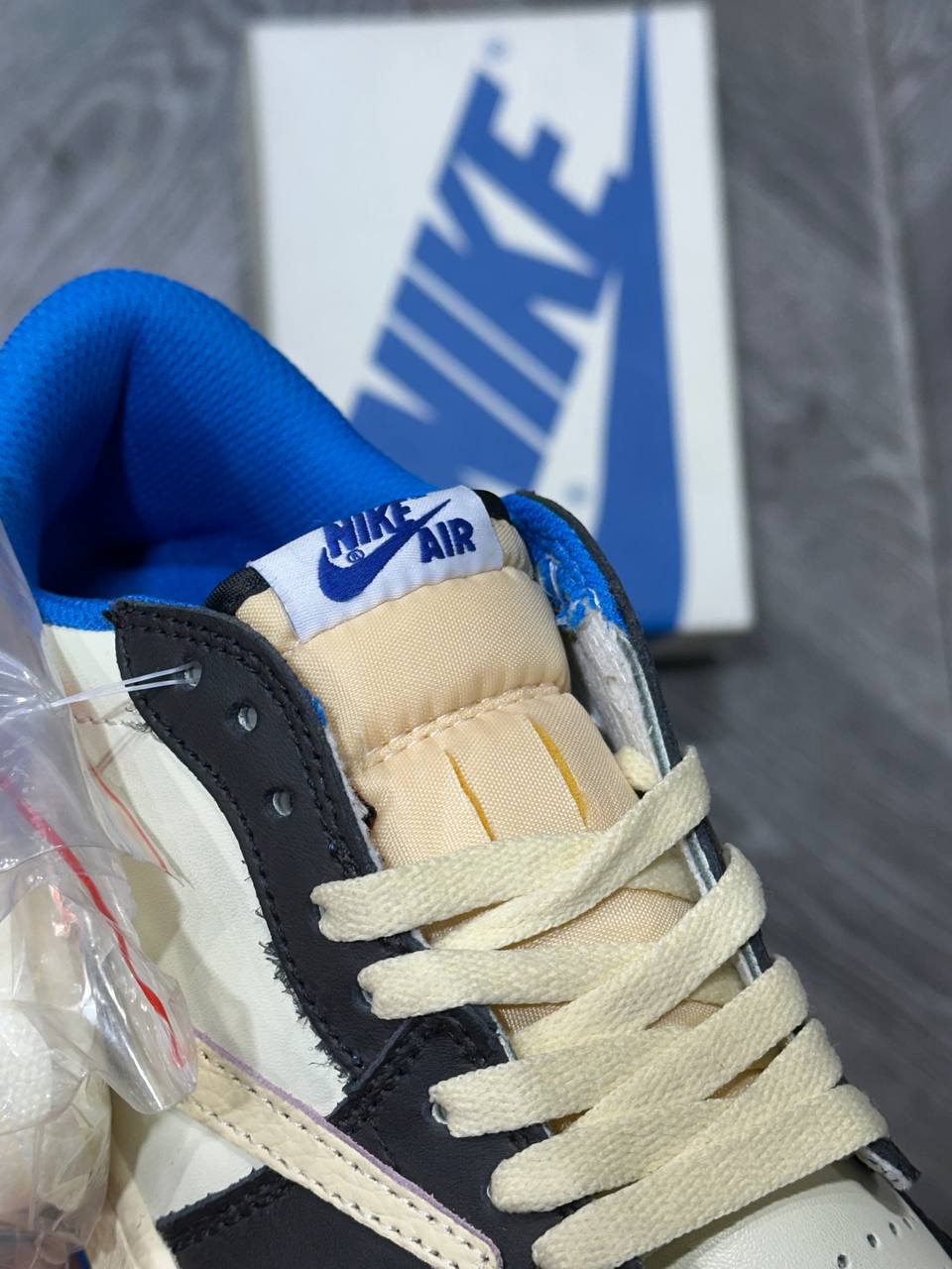 JORDAN 1 TRAVIS FRAGMENT